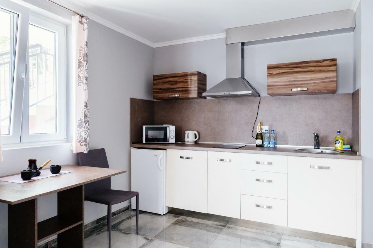 Odessa Mama Apartment Bijela Exterior photo